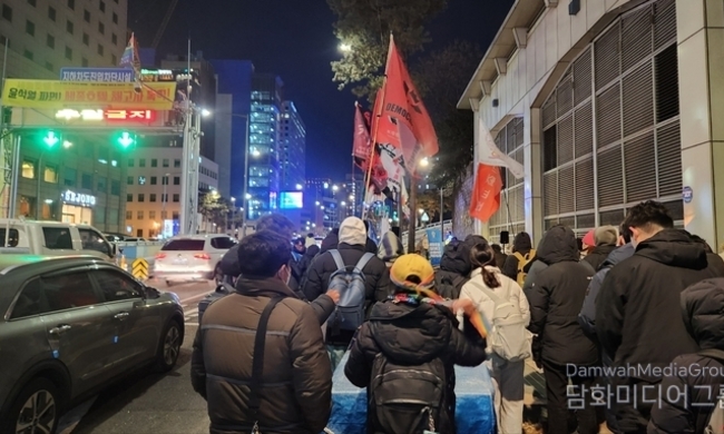 세종호텔 고공농성 지원자들로 인한 시민·관광객 불편 가중