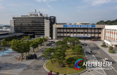 김제시 교월동 주민자치위원회, 사랑의 김장배추 심기 ‘구슬땀’