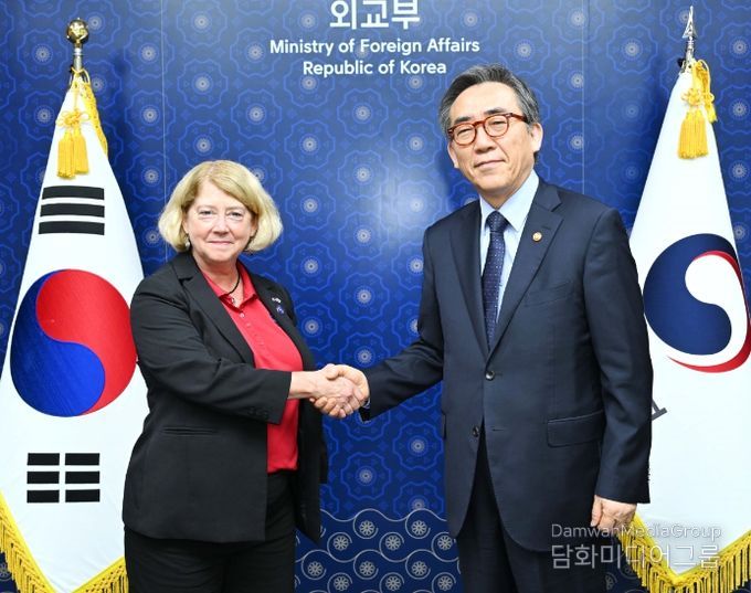 팸 멜로이(Pam Melroy) 미 항공우주청(NASA) 부청장과 면담