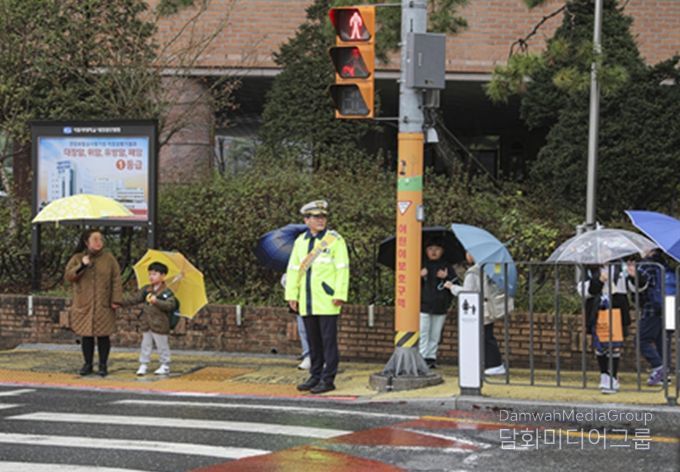 대전경찰, 시민과 함께하는 어린이 등굣길 교통지도・캠페인 시작