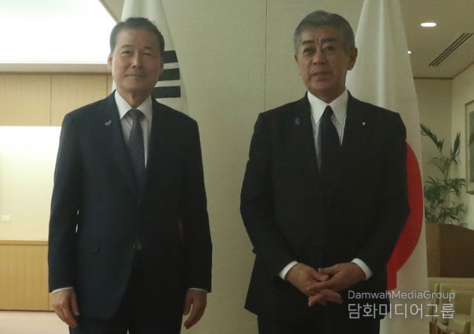 이와야 다케시 외무상 면담