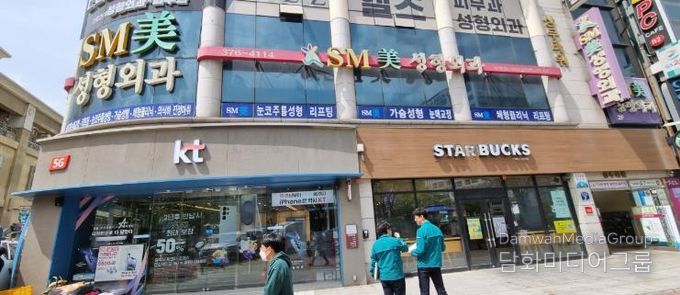 치평동 간판 낙하 사고 발생 현장 방문 (사진 제공 임성화 의원실)