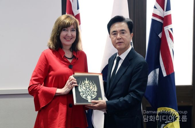 남호주 부총리 접견