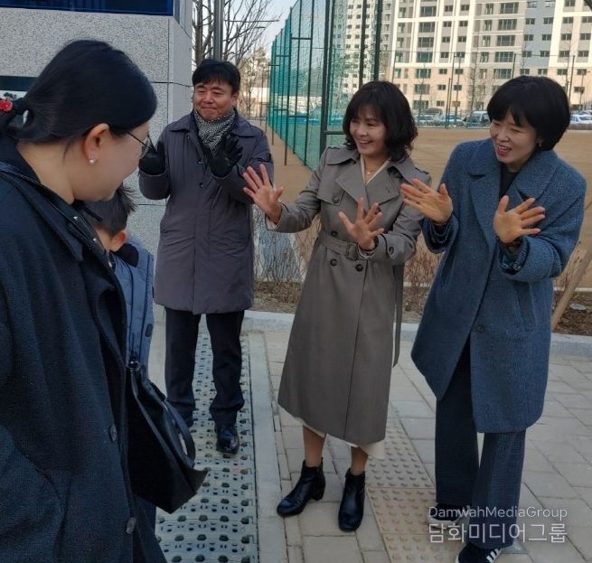 이승희 안양과천교육지원청우측부터 과천교육지원센터장, 교육장, 초등교육지원과장