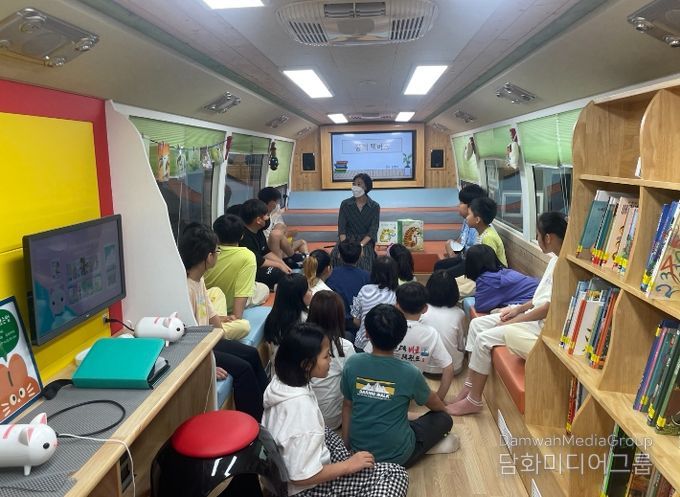 교육도서관, 독서교육 중심의 학교도서관 지원 사업 운영