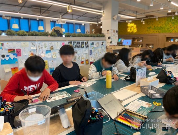 창의력 쑥쑥! 도서관에서 만나는 메이커 교실!