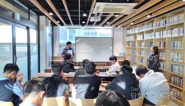 학교도서관에서 만나는 즐거운 책·글·말!