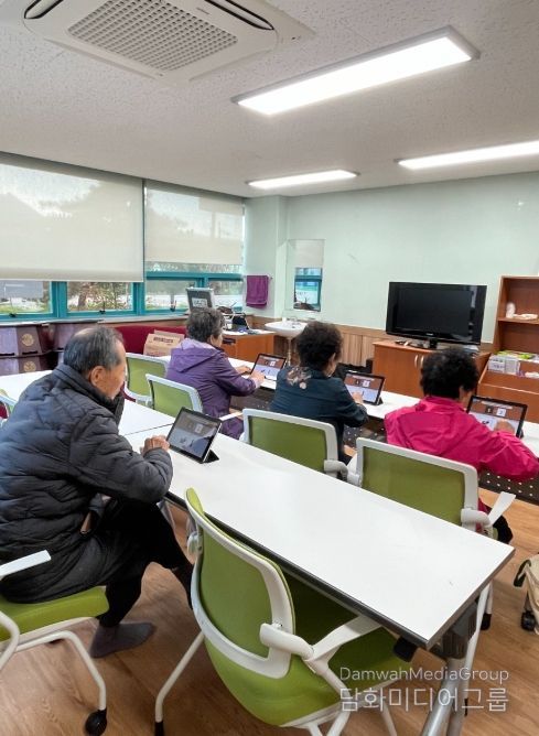 군위군보건소 치매안심센터, 인지강화교실 프로그램 운영