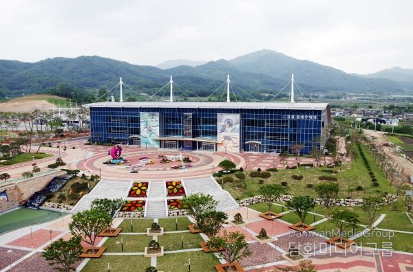 실내수영장 전경사진(항공샷).