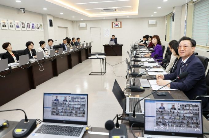 학교장 중심 실천 리더십을 위한 화상회의