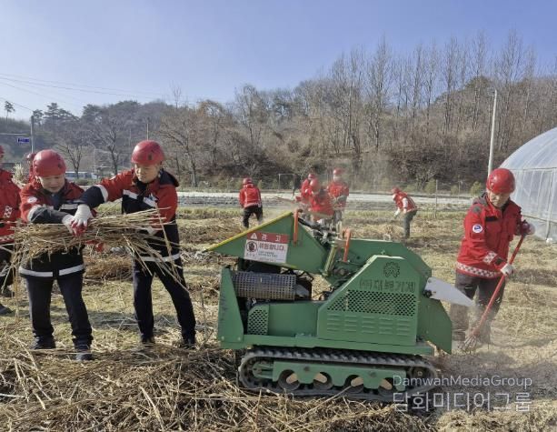 영농부산물 파쇄현장 사진