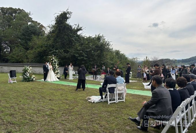 강화군, ‘열린 유산 프로젝트’ 본격 가동… 강화 고려궁지서 첫 야외 결혼식 열어