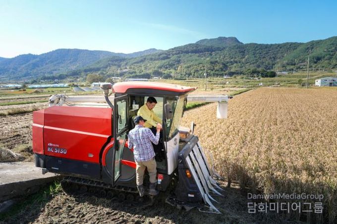 고성군, 친환경 벼 재배단지 수확현장 방문
