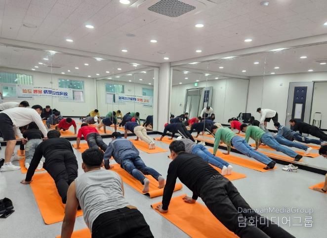 거제시보건소, 2025년 외국인 근로자 운동교실 성료