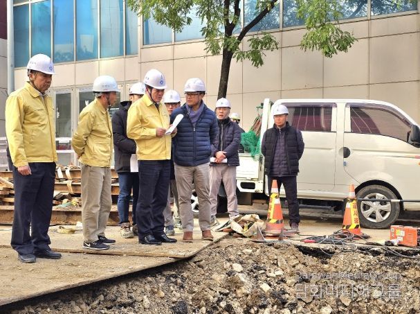 최대호 안양시장 범계역 인근 지역난방 열수송관 파열사고 현장 방문