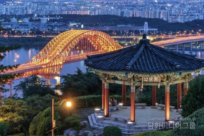 행주산성 정상에서 내려다본 한강과 방화대교