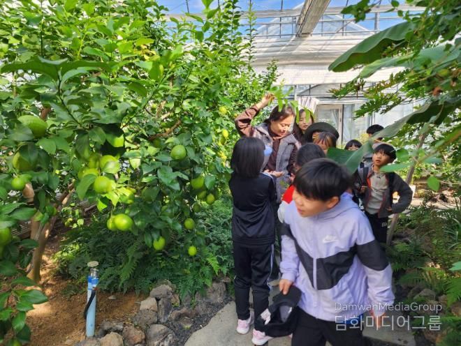 금산군 농업환경체험관 프로그램 참여 모습