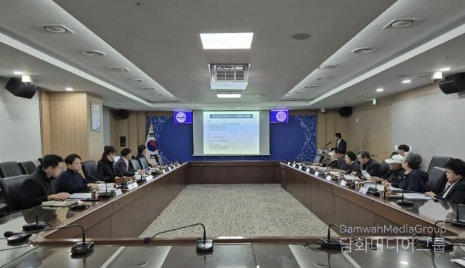 예산군 수돗물 평가위원회 회의 모습