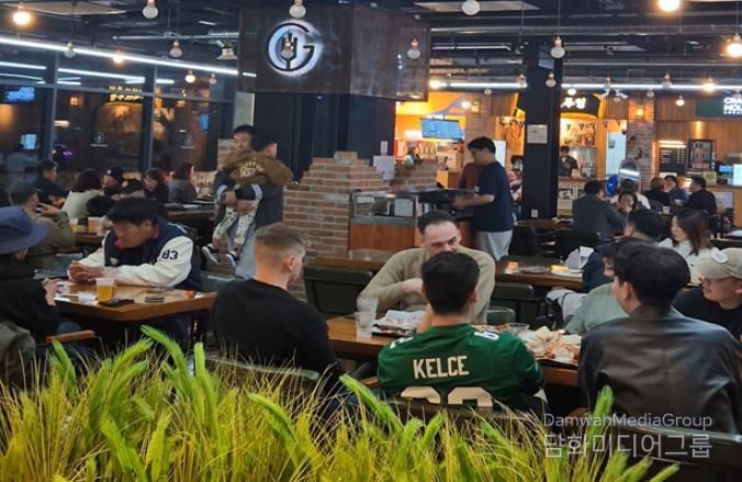 시월의 마지막 밤, 갑·맥 파티 성황리에 마무리