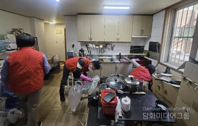 수원시 영통구 매탄1동 지역사회보장협의체 '우리동네 행복지킴이' 주거환경개선사업 진행