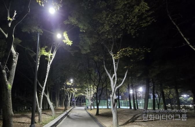 조명등을 교체한 광명시민체육관 일대 전경