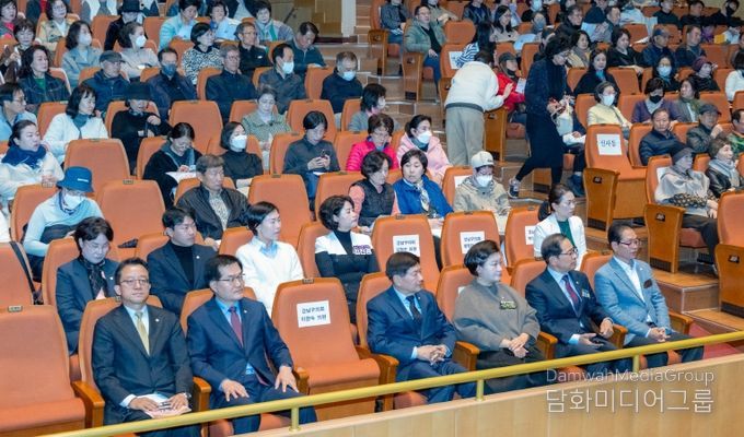 설명)‘2025년 제1차 통장 직무교육’에 참여한 강남구의회 의원들