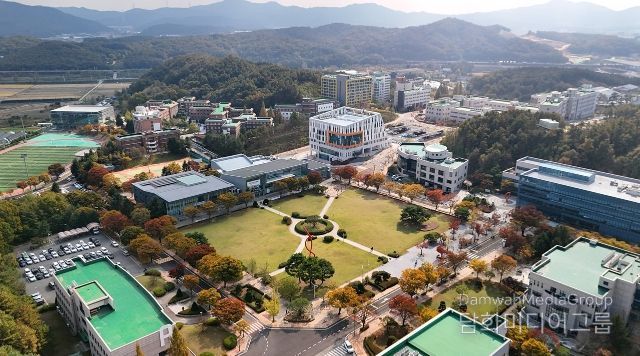 한국기술교육대학교가 6일(목) 교내 다산홀에서 ESG 선도대학 비전 선포식을 개최했다