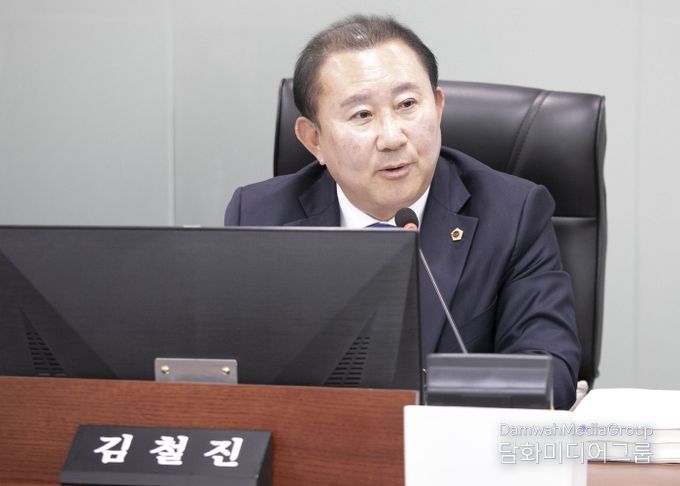 경기도의회 미래과학협력위원회 소속 김철진 의원(더불어민주당, 안산7)