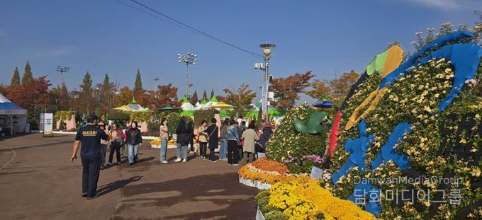 “진주국화작품전시회, 16일까지 1주일 연장 전시”