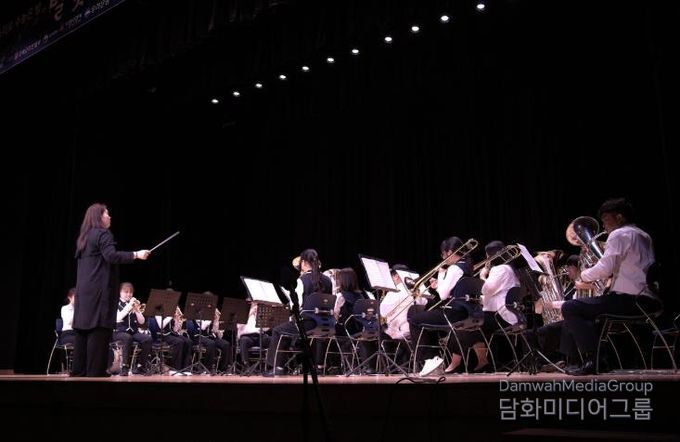 지난 9월 밀양시청소년수련관에서 진행된 ‘하늘사랑교실 지역아동센터의 별빛음악회’