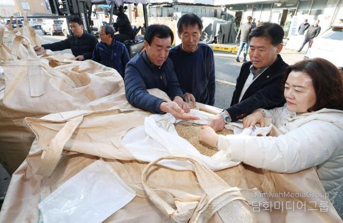 산내농협 경제사업장에서 ‘2025년산 공공비축미곡 건조 벼 매입’이 진행되고 있다.