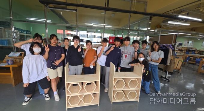 소사청소년센터에서 진행된 도시숲 곤충을 위한 원목 곤충호텔 제작 활동