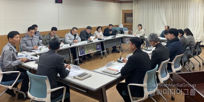 강진군청 소회의실에서 자치경찰 실무협의회 정기회의를 하고 있다.