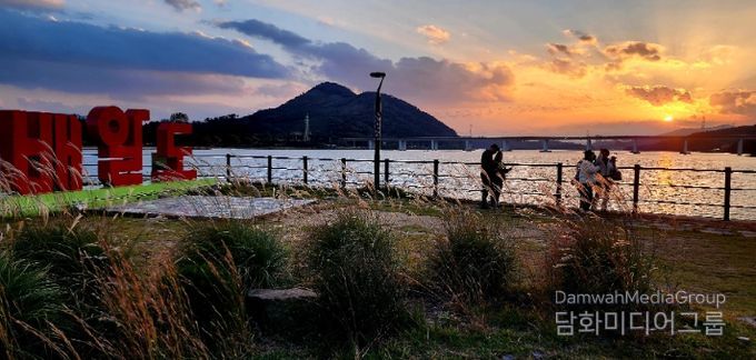 그림자 길어지는 가을엔 빛의 도시 광양에서 놀-멍