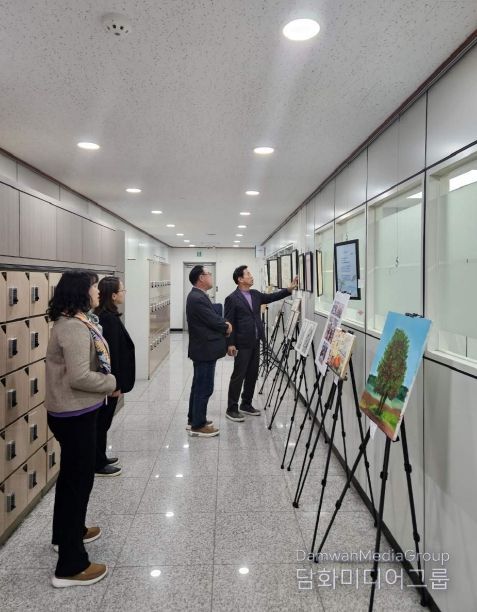 처인구 역북동 주민자치위원회는 7일부터 14일까지 역북동행정복지센터에서 주민자치 프로그램 작품전시회를 개최했다