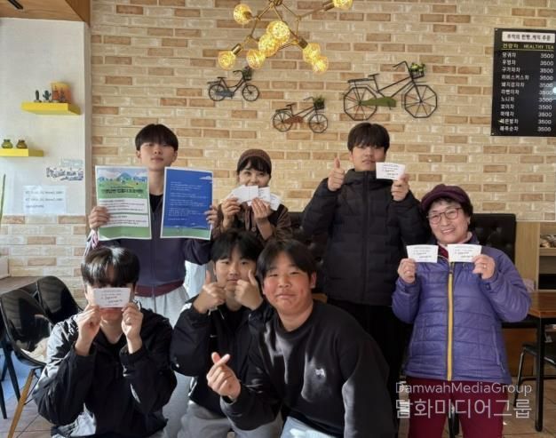 음성군 대소청소년센터 봉사동아리 온, 온 세대를 공감시키는 컵홀더 배포