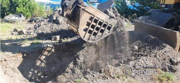 매립되어 있는 폐기물 확인