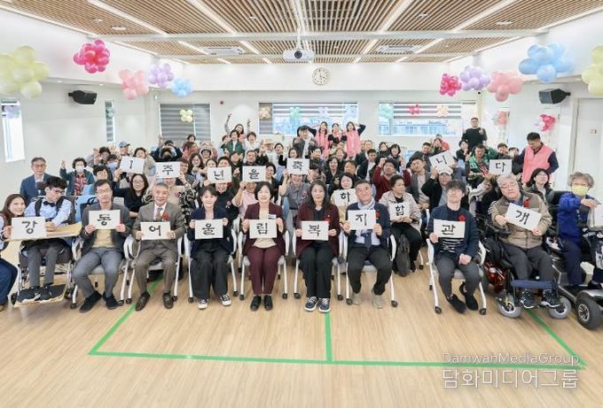 7일 기념식 단체 사진