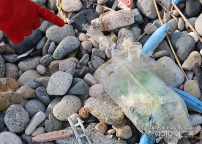 울진해경, 해안가 합동 수색 중 케타민 추정 마약류 1kg 발견(11.24.울진해경제공)