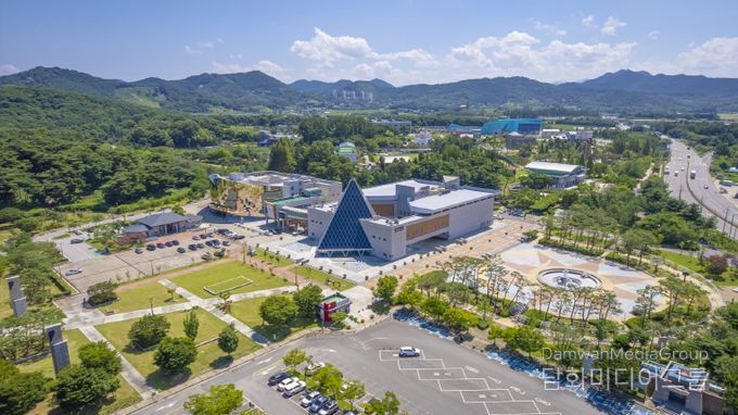 마한부터 보석까지…익산시 박물관 우수 인증(보석박물관)