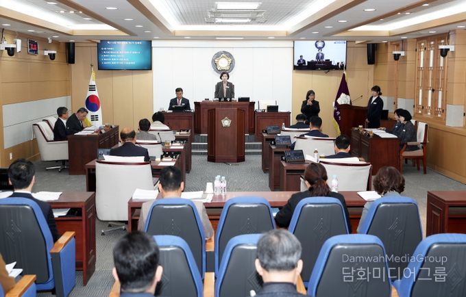 25일 태안군의회 본회의장에서 열린 제316회 제2차 정례회 모습