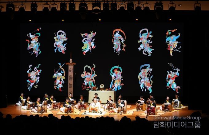 김덕수 사물놀이‘신명의 꽃-헌화가’공연 성료