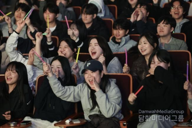 의왕 고3 청소년 힐링콘서트 <#OFF DAY>, 성공적 개최