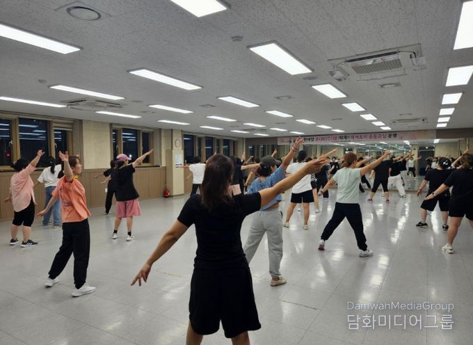 이천시 마장건강생활지원센터, 올해 ‘한바탕 흥(興)건(健)하게’에어로빅 운동교실 성료