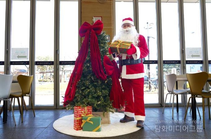 울진군은 12월 24일부터 25일까지 이틀간‘산타 관광택시’를 특별 운행한다.