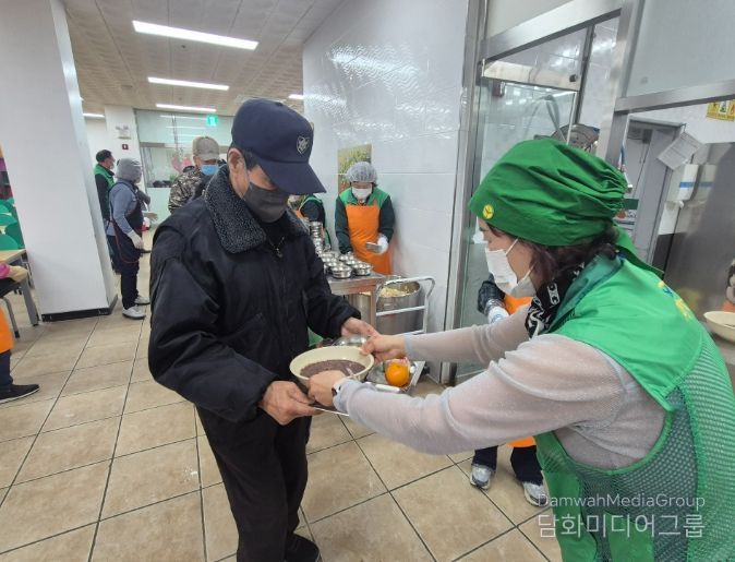 “따듯한 팥죽으로 든든한 겨울 보내세요”