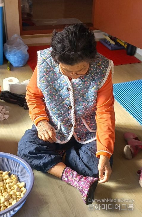 한파 취약 어르신 408명에 방한 물품 지원