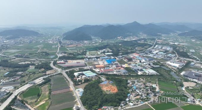 마산리 고분군 원경 사진