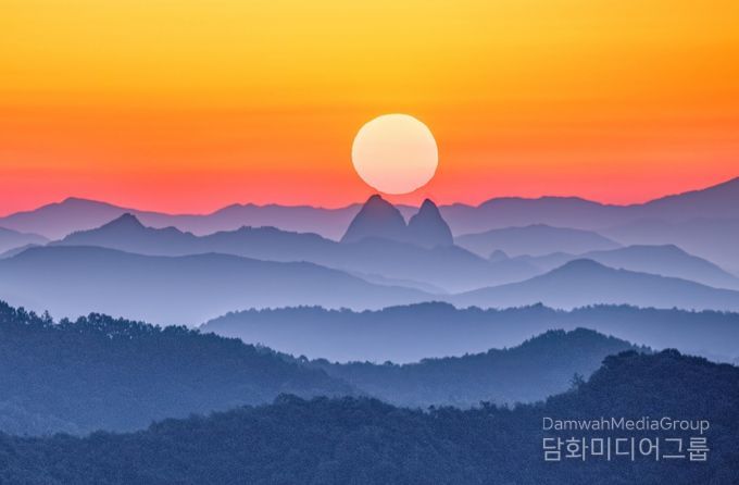 국사봉에서 바라본 마이산 일출