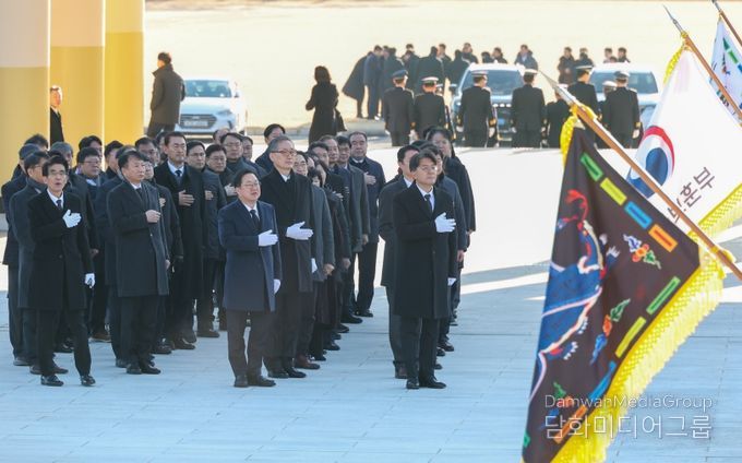 이장우 시장, 병오년 새해 첫날 현충원 참배